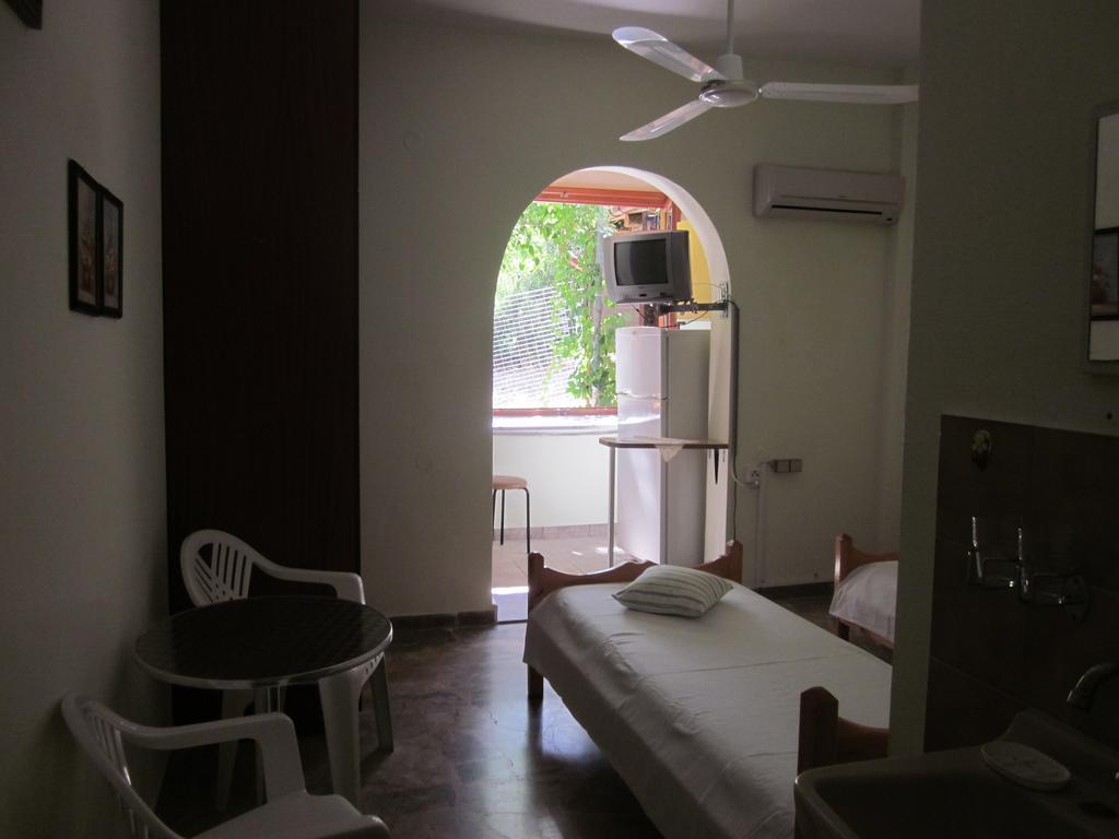 Tina Rooms Gialtra Rom bilde